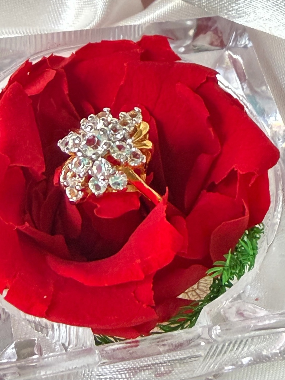 Gold-Plated Floral Cluster Crystal Ring - Red